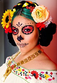 Catrina Social Photography, Sugar Skull Face, Day Of The Dead Party, Dead Makeup, Sugar Skull Makeup, Flowers In Her Hair, Tattoo Traditional, Sugar Skull Art, Skull Makeup