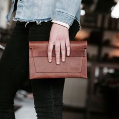 Brown Leather Clutch, Bridesmaid Clutches, Leather Clutch Purse, Bridal Clutch, Personalized Bridesmaid Gifts, Leather Hide, Bridesmaids Personalized, American Leather, Leather Bags Handmade