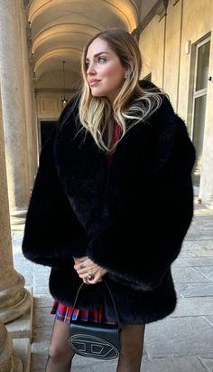 Fur Jackets, Hooded Winter Coat, Fox Fur Coat, Fur Fashion, Clothing Essentials, Fox Fur, Fur Jacket, Winter Coat