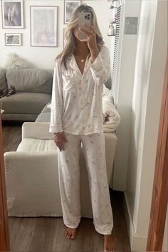 #pajamas #pajamasets #aesthetic Satin Aesthetic, Winter Pjs, Pj Day, Her Drawing, Pajamas Aesthetic, Cozy Pjs, Pijamas Women, Girls Pjs, School Homework