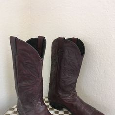 Good Condition Item Is As Shown In Pictures.. Wear As Is Or You Shine/Polish Boots/Shoes Recieved In Condition Shown..Ready To Wear....... .... Good Vintage Condition... See Photos & Title Listing For Full Description Ask Questions Prior To Purchase And Recieving Item-Prompt Reply All Items Have Usual Distress Marks And Scratchs Justin Boots, Western Cowboy Boots, Western Boots, Cowboy Boots, Cowboy, Men's Shoes, Shoe Boots, Ready To Wear, Man Shop