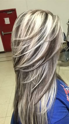 Long Two Tone Hair, Popular Hair Colors For 2023 Summer, Blonde Hair Lowlights And Highlights, Chunk Highlights, High And Low Lights Hair Blonde, Icy Blonde Highlights On Dark Hair, Grayish Blonde Hair, Dimensional Blonde With Lowlights, Color Gray Hair