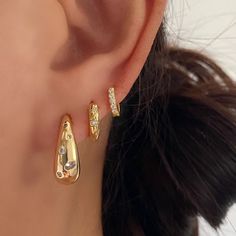 Gold Peircings Women, Earring Inspo Gold, Gold Chunky Earrings, Work Earrings, Pave Earrings, Water Drop Earrings, Chunky Earrings, Jewelry Tattoo, Stud Earrings Gold