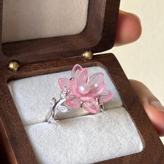 Sterling silver 925 ring with small and bright zircons. The flower is made of resin. All sizes available from 5us to 12us. Cali Sunset, Orchid Ring, Maid Marian, Ring Flower, Sunset Aesthetic, 925 Ring, Flower Jewelry, Dream Jewelry, Flower Ring