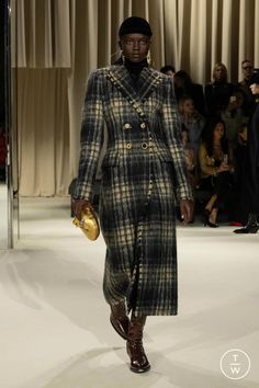 Schiaparelli FW24 womenswear #10 - Tagwalk: The Fashion Search Engine Fitted Coat, Moda Paris, Knitwear Tops, Fall 2024, Paris Fashion, Autumn Winter Fashion, Runway Fashion, Paris Fashion Week, Fashion News