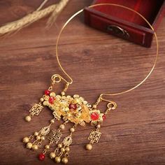 Chinese Retro Hanfu National Style Bride Necklace Choker Cheongsam Accessories  | eBay Gold Necklace Set Design, Pick Clothes, Small Diamond Necklace, Small Gold Necklace, Chinese Accessories, Chinese Hair Accessories, Bride Necklace, Chinese Jewelry, Small Necklace