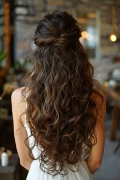 Long Curly Wedding Hair, Curly Bridal Hair, Hairstyles For Thick Hair, Asymmetrical Haircut, Thick Wavy Hair, Curly Wedding Hair, Stylish Haircuts, Wedding Hair Down, Haircut For Thick Hair