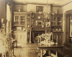 Victorian dining room 1890's | gaswizard | Flickr Victorian Dining Room, Dining Room Victorian, Victorian Homes Interior, Victorian Home Interior, Homescreen Wallpaper Ideas, Victorian Interior, Victorian Interiors, Old Room, Victorian Furniture