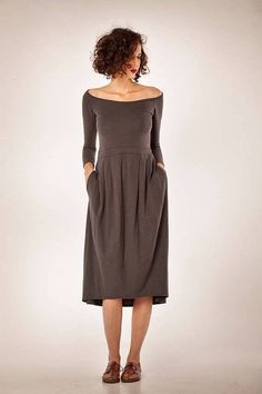 Gray Dress, Midi Dress, Long sleeves Dress, Jersey Dress, Big Pockets Dress, Minimalist Gray Dress, Maxi Dress, Winter Dress, Spring Dress Soft midi dress is made of jersey.  It features fun pockets and a unique asymetrical cut (the back being slightly longer than the front). The long sleeves beautifully contrast the open neckline, which accentuates the collar bones. The uniquely designed folds create an especially flattering waistline.  The dress is available in black: https://www.etsy.com/il-e Natural Morning, Midi Dress Winter, October Gifts, Maxi Dress Winter, Minimalist Dress, Long Sleeves Dress, Long Blue Dress, Handmade Scarf, Dress Winter