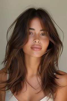 Feathery Shoulder Length Hair, Haircut Women Mid Length, Below Shoulder Length Hair With Long Layers, Medium Length Haircut Texture, Medium Haircut Brunette, Low Maintenance Layered Hair, Medium Brunette Hair With Layers, Layer Hairstyles For Medium Hair, Low Matienence Haircut