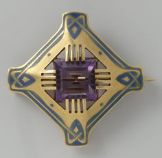 © rijksmuseum partially enamelled gold & amethyst Brooch, Louis Willem van Kooten (II), Holland c1908-1911 Bijoux Art Nouveau, Metalwork Jewelry, Art Nouveau Jewelry, Deco Jewelry, Arts And Crafts Movement, Victorian Jewelry