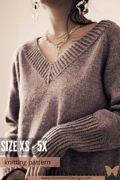 a woman wearing a sweater and earrings with the text size xs - 3x knitting pattern