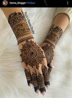 Henna Tattoo Design, Tattoos Henna, Henna Hand, Henna Tattoos, Henna Tattoo Designs, Henna Design, Henna Tattoo