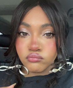 Cute Hot Makeup, Soft Fem Makeup, Pouty Makeup Look, Sneaky Link Makeup, Thick Eyebrow Makeup, Ingenue Aesthetic Makeup, Cute Makeup Looks Black Women, 90s Japanese Makeup, Ingenue Makeup Black Women