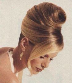 Classic French Twist, French Roll Hairstyle, Makeup Tip, Editorial Hair, Barbie Hair, French Twist, Vintage Hair, Very Long Hair, November 11