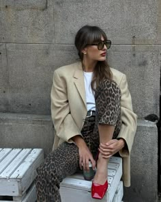 Print Jeans Outfit, Cheetah Print Outfits, Leopard Print Outfits, Leopard Print Pants, Leopard Pants, Moda Paris, Print Pants