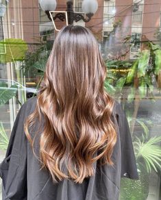 Amber Brown Balayage, Brunette Balayage Natural, Light Warm Brown Hair, Going Brunette, Glossy Brunette, Hazelnut Hair, Hair Caramel, Balayage Hair Caramel, Hair Styels