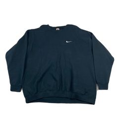 Please see photos for measurements. I have a Vintage Nike Black Crewneck Sweatshirt Men’s Size 2XL Made In USA. This sweatshirt is in overall good condition. Gently worn and well taken care of. No holes or stains. Please see photos for reference. This sweatshirt will ship out quick with USPS Priority Mail. If you have any questions or concerns please message me. Vintage Nike Sweater, Trendy Outfit Inspo, Black Crewneck Sweatshirt, Nike Crewneck, Outfit Inspired, Streetwear Skater, Nike Vintage, Streetwear Men, Nike Sweater