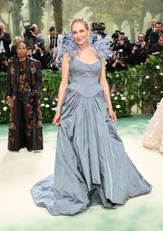 Met Gala 2024: Uma Thurman red carpet dress Green Mermaid Dress, Fashion Innovation, Trend Outfits, Periwinkle Dress, Glam Modern, Outfits Stylish, Casual Glam