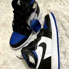 New!! It Can Fit Womens Size 6 As Well. Gs. 4.5 Shoes Jordan 1, Shoes Jordan, Fit Womens, Kids Jordans, Jordan 1 Retro High, Jordan 1 Retro, Air Jordan 1, Saucony Sneaker, Jordan Shoes