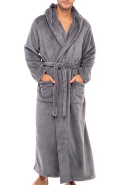 Robe men, discover the epitome of comfort with Alexander Del Rossa mens robes. This long, luxury robe is more than just an item of clothing; these robes are a haven of coziness and warmth. Crafted from plush, high-quality fleece, it offers unparalleled softness, making every moment spent in it a blissful experience. Designed with a man's comfort in mind, this hooded bath robe features a generous length, perfect for those 5'6" and taller. The long mens robe full length design ensures that you are Mystic Clothing, Robe With Hood, Winter Robes, Luxury Robes, Fleece Robe, Bathrobe Men, Soft Robes, Lounge Robes, Buy Clothes Online