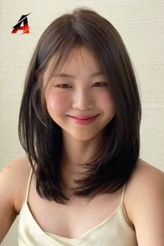 . Short Hairstyle Low Maintenance, Medium Short Hairstyle Women Straight, Round Face Asian Haircuts, Medium Haircut Asian, Korean Lob Haircut, Lob Haircut Asian, Korean Women Haircut, Layered Bob Long, Asian Girl Haircut