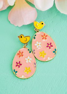 Hop into spring with our Sunshine Chick Earrings! These adorable easter egg earrings feature quirky little chicks on top, adding a playful touch to any outfit. Spread some sunshine and smiles wherever you go with these fun earrings! Details Length 1.75" x Width 0.75" Lead & Nickel Free Easter Egg Earrings, Egg Earrings, Fun Earrings, Easter Egg, Easter Eggs, Sale Items, New Product, Final Sale, Egg