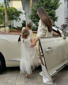 Old Money Mom, Baby Momma, Fashion Baby Girl Outfits, Rich Girl Lifestyle, Luxury Lifestyle Dreams, Luxe Life, Wife Life