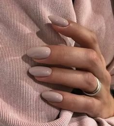 Ongles Beiges, Winter Nails Gel, Kutek Disney, Nude Nail, Nude Nail Designs, Casual Nails, Makijaż Smokey Eye