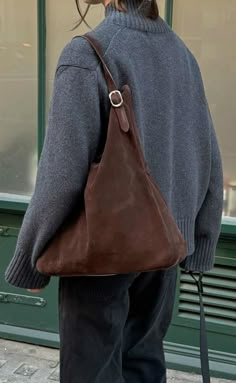 Chique Outfit, Outfit Choices, Christmas Outfit Ideas, Autumn Fits, Elegante Casual, Paris Outfits, Looks Street Style, Brown Bag