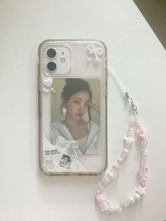 Coquette Phone Case Diy, Phone Case Inspo Kpop, Aespa Phone Case, Coquette Iphone Case, Phone Case Kpop Ideas, Aespa Accessories, Phone Case Layout, Phone Case Decoration Ideas, Kpop Phone Cases Aesthetic