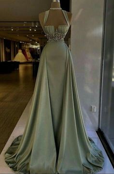 Sage Green Prom Dress, Green Prom Dress Long, Long Party Gowns, Halter Evening Dress, Robes Glamour, Halter Prom Dresses, Green Mermaid, Party Gown