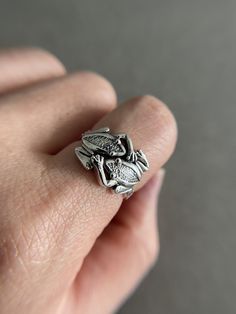 Sterling Silver Frog Ring - Sterling Silver ★ Quantity : One Ring ★ Color : Silver ★ Material : Sterling Silver ★ Ring Size : 6 / 7 / 8 / 9/ 10 ★ Band Size : about 2.5mm wide and 1mm thick ★ Frog Size : 18mm ★ Comes in a jewelry box. If you need extra boxes for gifting....just let us know! Lizard Ring, Frog Ring, Funky Rings, Frog Jewelry, Solitaire Rings, Funky Jewelry, Ring Color, Silver Prices, One Ring