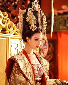 China Celebrity, Chinese Historical Fashion, Asia Culture, Empress Dress, Asian Characters, Celebrity Actress, Ancient Dress