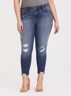 Girlfriend Jean - Distressed Medium Wash - A feminine take on the Boyfriend Jean, the Girlfriend fit has a higher rise and a slim, tapered leg that's ever so slightly cropped and unrolled at the hem. Trendy Plus Size Fashion, Feminine Top, Girlfriend Jeans, The Girlfriends, Best Jeans, Plus Size Jeans, Boyfriend Fit, Cut And Style, Boyfriend Jeans