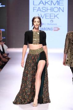 Lehenga Latest, Bridal Lehenga Wedding, Arpita Mehta, Fashion Week Winter, Indian Wedding Dresses, Designer Bridal Lehenga, Salwar Kamiz