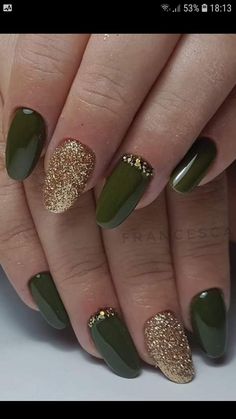 #Relationship# fashion# diy Classy Nail Inspo 2023, Classy Green Nails, Golden Nail Art, Outfit Trabajo, Gold Gel Nails, Olive Nails, Shiny Nails Designs, Bridesmaids Nails, Gold Acrylic Nails