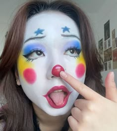 Funny Clown Makeup, Cute Clown Makeup For Women, Rainbow Clown Makeup, Maquillaje De Payaso Mujer, Vintage Clown Makeup, Clown Core Makeup, Clown Face Makeup, Clown Face Paint, Cute Clown Makeup