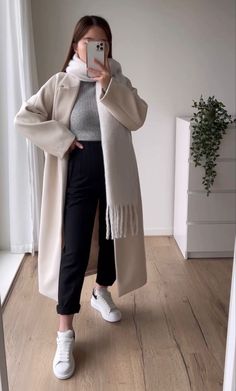 Beige Jacket Outfit, Western Winter Fashion, Winter Fashion For Women, Winter 2024 Fashion Trends, Western Winter, Pinterest Marketing Manager, Classic Style Outfits, Stylish Winter Outfits, Winter Fashion Outfits Casual