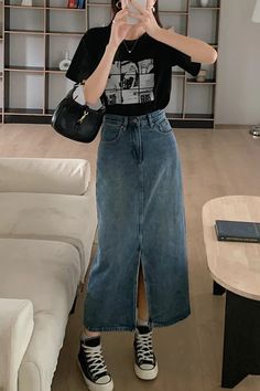 Denim A Line Skirt Outfit, Blue Denim Skirt Outfit, Long Denim Skirt Outfit, Balancing Hormones, Rok Outfit, Jean Skirt Outfits, Hormonal Imbalance