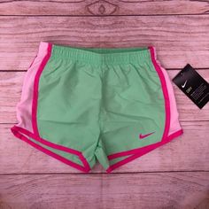 Light Green With Two Tone Pink Accent Nike Fits, Colorful Preppy, Boys Nike Shorts, Preppy Shorts, Black Nike Shorts, Stanley Cups, Preppy Spring, Cute Nike Outfits, Girl Shorts