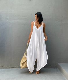 "This jumpsuit/romper  One size fits up to 2 xl Chest 55' (round) Hips 78\" (round) Length 59\"" Jumper Beach Outfit, White Jumpsuit Casual, Loose Jumpsuit Outfit, Boho Jumpsuit Outfit, Bohemian Jumpsuit, White Linen Jumpsuit, Summer Jumpsuit Casual, Loose Fit Jumpsuit