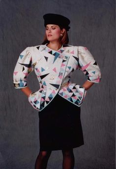 The 80's shoulder pads.. Why pray tell?!? Was it to distract from broad hips? to divert the eyes from bad acne? Was it to make a 34 inch waist look small? So many questions.. but no answers-: Fashion 80s Women, 1980 Fashion, Fashion 1980s, 80’s Fashion, 80s Women, Fashion 80s, 80s Outfit, Power Dressing