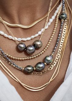 Mini Herringbone Chain - Laka Tahitian Pearl Necklace Designs, 2023 Jewelry Trend Forecast, Modern Pearl Jewelry Design, Modern Pearl Jewelry Necklace, Modern Pearl Necklace Design, Tahitian Jewelry, Tahitian Pearls Necklace, Pearl Necklace Layering, Pearl Necklace Outfit