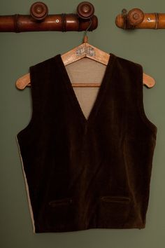 French Paysan Westcoat 1940 Original French antic Velvet Waistcoat,  fabric velvet cotton in front and wool in back, color brown 2 pockets on front antic waistcoat disterssed on back, good condition for the velvet on front  rara collector piece Size S/M 1/2 turn chest 48cm (19'), center back length 52cm (20.5') Retro Brown Vest For Workwear, Retro Brown Vest For Work, Vintage Brown Sleeveless Outerwear, Vintage Workwear Vest Outerwear, Vintage Workwear Vest, Vintage Brown Cotton Vest, Retro Brown Cotton Vest, Vest Outfits, Womens Vest