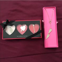 New In Box Victoria's Secret Necklace Sets. Gold Box-shaped Jewelry For Valentine's Day, Victoria Secret Jewelry, Necklace Sets, Victoria Secret Fashion, Victoria Secret Fashion Show, Phone Ring, Victoria Secret, Necklace Set, Womens Jewelry Necklace