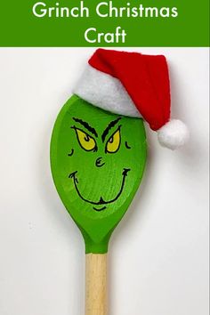 Grinch Christmas Craft Grinch Spoon Ornament, Grinch Projects, Grinch Crafts Diy, Grinch Faces, Grinch Ideas, Porch Leaners, Wooden Spoon Crafts