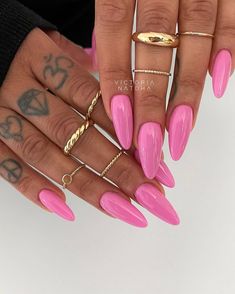 Spring Chrome Nails, Nails Videos, Trendy Nail Art Designs, Cute Gel Nails, Nails 2023, Pink Acrylic, Pink Acrylic Nails, Oval Nails, Manicure Y Pedicure