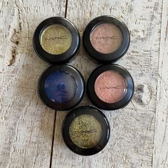 Various Mac Eyeshadows. Never Used, Very Sparkly. One For 10$ All For 40$ Makeup Mac, Mac Eyeshadow, Fancy Makeup, Mac Makeup, Makeup Eyeshadow, Makeup Cosmetics, Mac Cosmetics, Womens Makeup, Mac