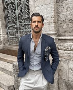 Men Dressing, Mens Blazer, Beige Pants, Italian Men, Paris London, Mens Outfit Inspiration